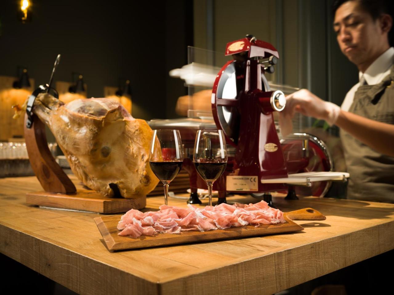 Omo7 Asahikawa By Hoshino Resorts Exterior foto A prosciutto slicer
