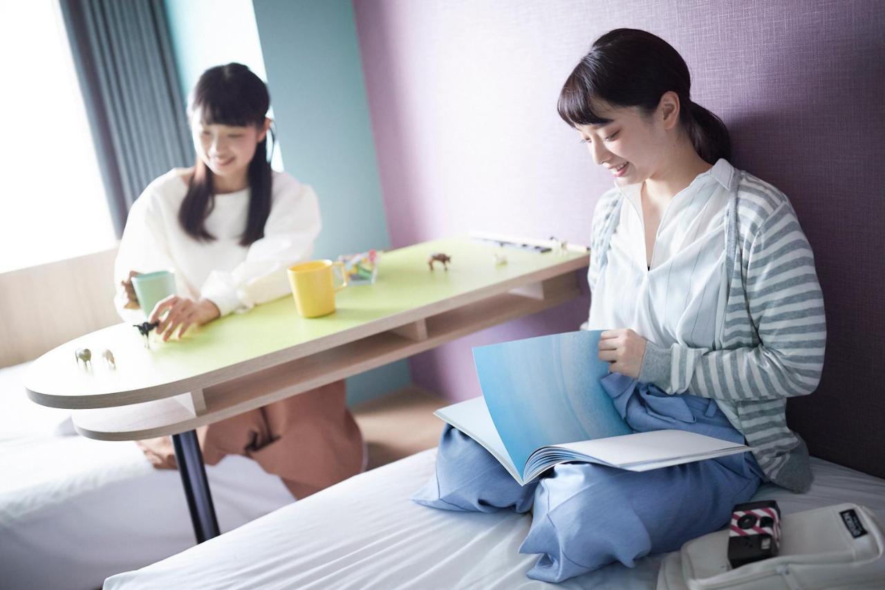 Omo7 Asahikawa By Hoshino Resorts Exterior foto Students studying in the dormitory